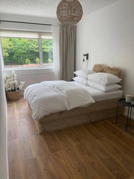 Stylish Apartment With Stunning Views Chislet Dış mekan fotoğraf